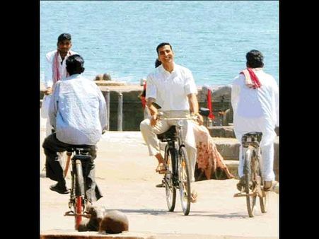 Shoot PICS: फिल्म 'पैडमैन' में ऐसे दिखेंगे अक्षय कुमार.. NO सुपरस्टार!