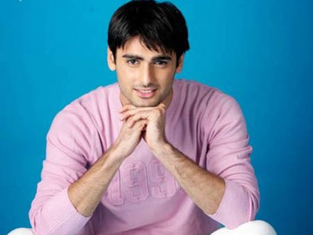 अपनी स्माइल से लोगों का दिल जीता, अब इस सीरियल में नजर आएंगे वरुण