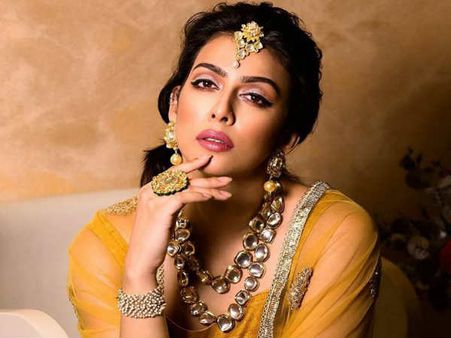 कार हादसे में एंकर और मॉडल की मौत..प्रो कबड्डी की रह चुकी थी एंकर