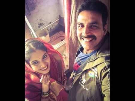 अक्षय कुमार की 'टॉयलेट एक प्रेम कथा'.. रिलीज से 3 महीने पहले ही LEAK