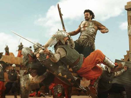 BOX OFFICE: दुनियाभर में 'बाहुबली 2' का धमाका.. पहले दिन ही 200 करोड़ पार!