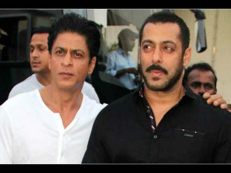 DHAMAKA: एक ही फिल्म में दिखेंगे शाहरूख- सलमान.. यहां पढ़ें फिल्म से जुड़ी जानकारी