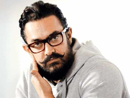 कितना डर गए हैं ब्लॉकबस्टर KHAN...कर रहे हैं फिल्म की तस्वीरें LEAK!