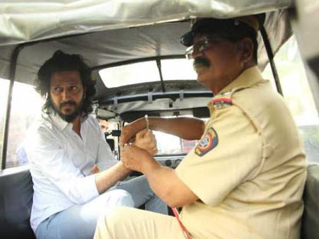 SHOCK : अरेस्ट हो गए अभिनेता रितेश देशमुख, जानें क्या है मामला