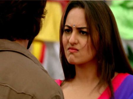 चिढ़ गईं सोना..बोलीं- 'नहीं कर रही परफॉर्म..जाओ खुश हो जाओ'