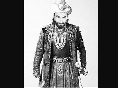 कैसा होगा रणवीर सिंह का पद्मावती में लुक..देख लीजिए खुद आप..Real or Fake!