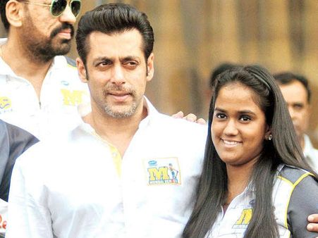 #Shock: सलमान जिस बहन पर जान छिड़कते हैं....वही कर रहीं इग्नोर!