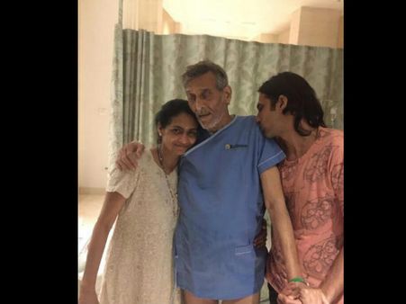 Leaked PIC: कभी थे सुपरस्टार.. आज ऐसे दिखते हैं विनोद खन्ना.. हैरान रह जाएंगे!