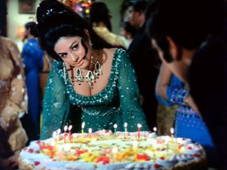 B'DaySpcl- एक ऐसी एक्ट्रेस जिनके आने से हिरोइनें भी फीकी पड़ जाती हैं !