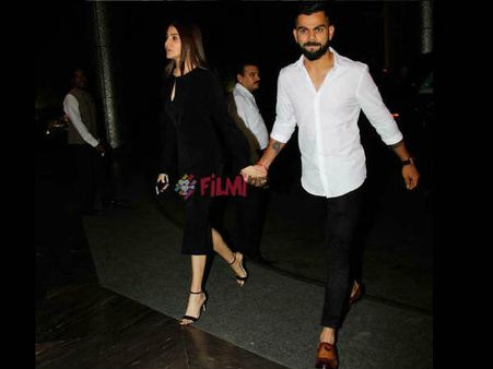 हाथ में हाथ डाले ज़हीर की सगाई में पहुंचे अनुष्का-विराट..तस्वीरें #VIRAL