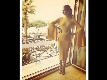 #Cannes 2017: दूसरे दिन भी दीपिका पादुकोण ने ढ़ाया कहर.. बेहद खूबसूरत