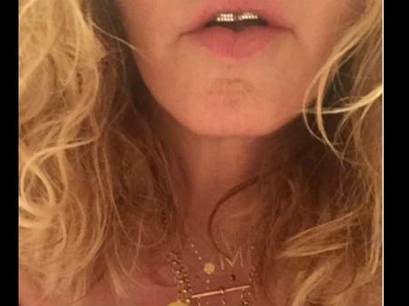 58 साल की पॉप सिंगर मैडोना ने शेयर की ऐसी तस्वीर की सब रह गए Shocked..