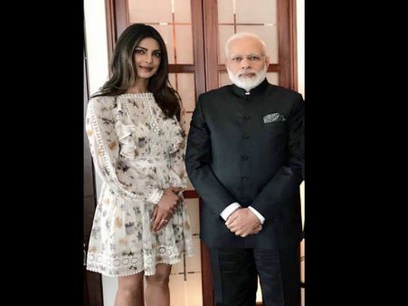 बर्लिन में प्रियंका चोपड़ा ने की प्रधानमंत्री मोदी से मुलाकात