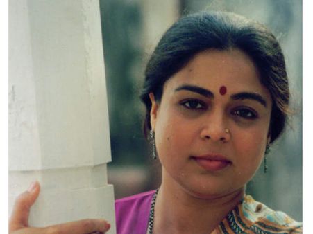 Twitter Reaction - अमिताभ..अक्षय..सहित बॉलीवुड रीमा लागू की मृत्यु से सदमे में