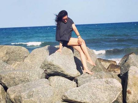 सिर्फ HOT नहीं..सबसे COOL स्टार किड हैं संजय दत्त की बेटी त्रिशाला..तस्वीरें