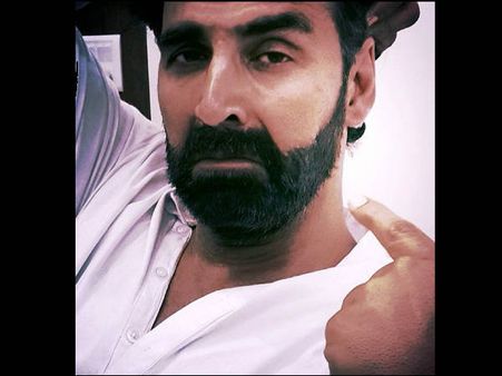 सलमान की ट्यूबलाइट ON हुई...इधर अक्षय OFF हो गए: #CLASH फाइनल!