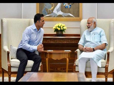 PM मोदी ने टॉयलेट एक प्रेम कथा के ट्रेलर की तारीफ..