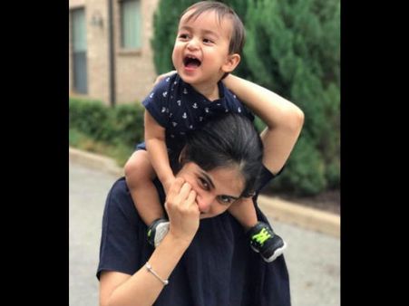 आज जेनेलिया और उनके बेटे की इस क्यूट तस्वीर को बस आप देखते रह जाएंगे..