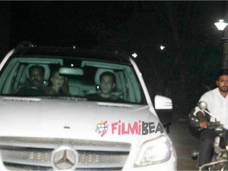 ट्यूबलाइट की स्पेशल स्क्रीनिंग में लूलिया संग पहुंचे सलमान..देखिए तस्वीर