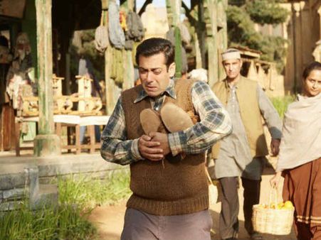 ट्यूबलाइट की ओपनिंग तो OFF है...100 करोड़ वीकेंड क्लब से भी OUT हैं सलमान