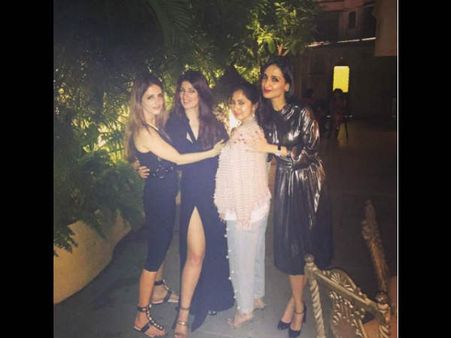 ट्विंकल खन्ना ने शेयर की छोटी बहन की तस्वीर..सालों बाद आईं नजर