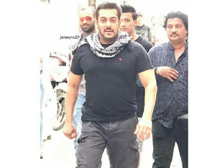 Latest.. धड़ाधड़ शूट हो रही है 'टाईगर जिंदा है'.. देंखे सलमान खान की धाकड़ Pics