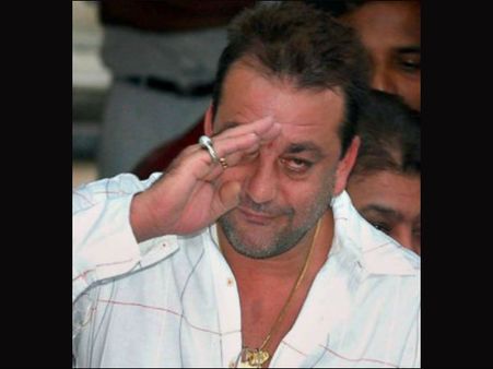 #Breaking - फिर से जेल जा सकते हैं संजय दत्त..बॉम्बे हाईकोर्ट में हुई सुनवाई