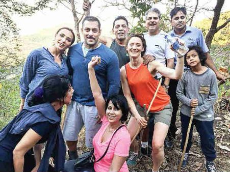 सलमान खान से लेकर सुशांत तक..सबकी एक ही आदत..'जस्ट फ्रेंड्स'..!