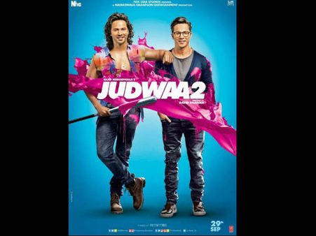POSTER-वरुण धवन का डबल धमाका..इसे देखकर फिल्म का इंतजार होगा मुश्किल