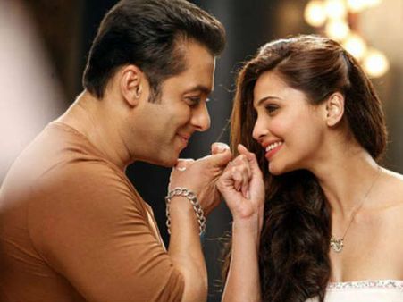 ''सलमान के साथ काम की तो बस उम्मीद ही कर सकती हूं..और कुछ नहीं''