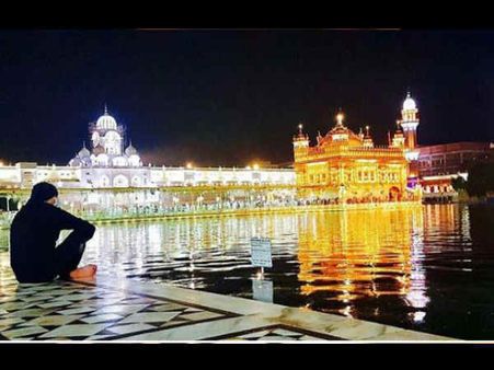 अक्षय कुमार बिना किसी तामझाम के पहुंचे स्वर्ण मंदिर..किसी ने पहचाना तक नहीं