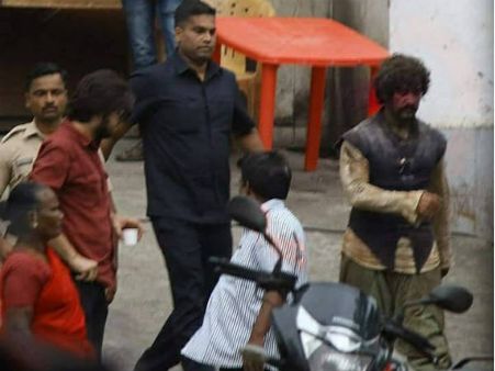 Latest.. 2018 की सबसे धमाकेदार फिल्म.. मिला सुपरस्टार का First LOOK