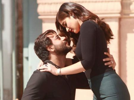 REVIEW.. फिल्म के सारे मसाले हैं बादशाहो में.. लेकिन यहां निराश कर दिया