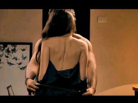 18+ warning.. एक्ट्रेस ने उतार दिए कपड़े.. NUDE होकर दिए S*X सीन.. VIDEO LEAK