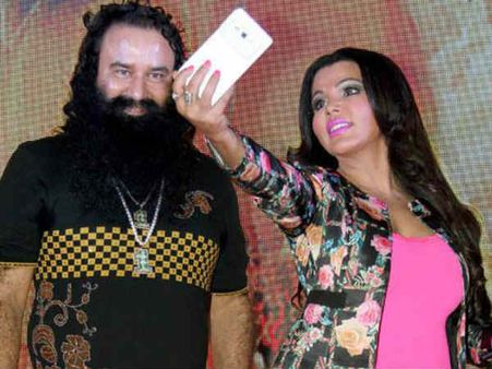 बन रही है RAPIST BABA राम रहीम पर फिल्म...ये है पूरी कास्ट