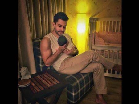 सोहा अली खान ने शेयर की बेटी इनाया की कुणाल खेमू के साथ तस्वीर..CUTE