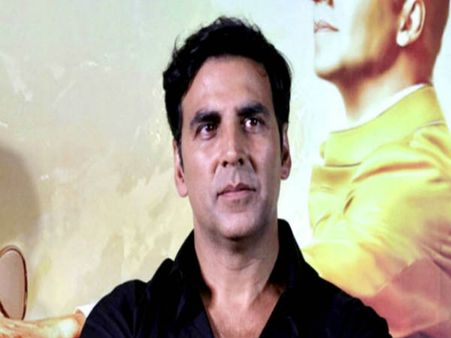 ब्लॉकबस्टर 'खान' फिल्म से.. अक्षय कुमार हो गए OUT.. और अब कहा- .....