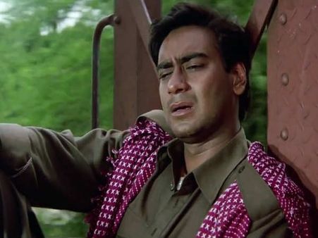 आज ताबड़तोड़ कमाई..कभी था बुरा वक्त.. बुरी तरह पिटे अजय देवगन.. 10 बकवास फिल्में