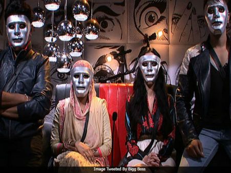 BIGG BOSS 11: लड़ाई के लिए इन कंटेस्टेंट को मिल रहे हैं 'करोड़ों'..फीस होश उड़ा देगी..