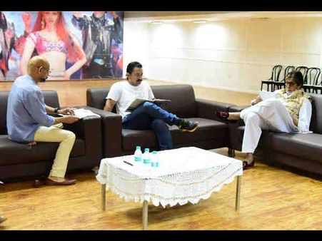 2018 की सबसे बड़ी फिल्म.. दो सुपरस्टार.. धमाकेदार एक्शन.. और....
