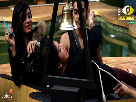 BIGG BOSS:फैंस के लिए खुशखबरी..लंबे इंतजार के बाद ये कंटेस्टेंट होगा OUT !