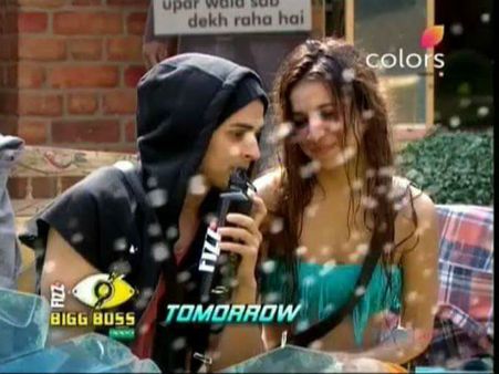 BIGG BOSS 11:1 नहीं 3 स्टार..सारी हदें पार..सेक्सी VIDEO वायरल..होश उड़ जायेंगे