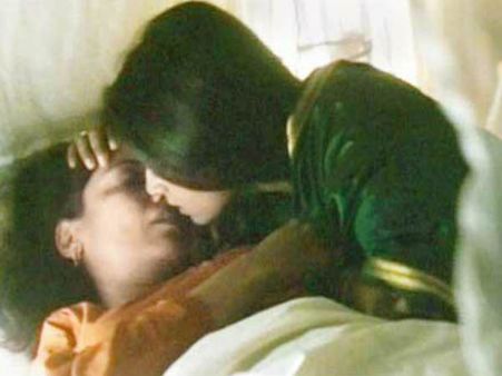 जबरदस्त Adult सीन.. रातों-रात मशहूर हुईं एक्ट्रेस.. अपने रिस्क पर देखें ये तस्वीरें