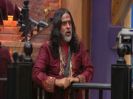 BIGG BOSS 11 बड़ा खुलासा..स्वामी ओम की 3 बेटियों की एंट्री..2 OUT