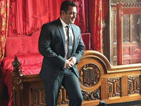 OUCH.. 'रेस 3' की शूटिंग का पहला दिन.. और सलमान खान नाराज़.. जानें क्यों!