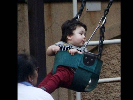 पार्क में मस्ती करते नजर आए तैमूर..तस्वीरें देखते रह जाएंगे आप