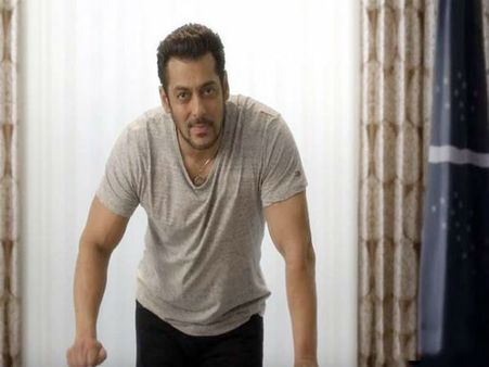 OMG:सलमान खान को मिला ''ब्लॅाकबस्टर तोहफा''..रिकॅार्ड तोड़ धमाका..