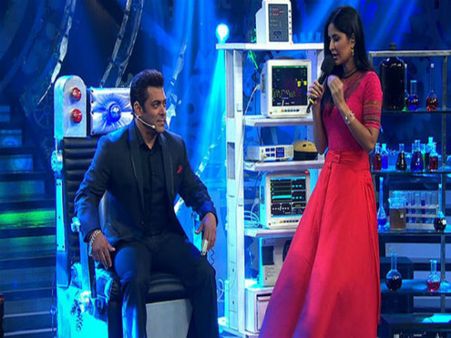 2018 DHAMAKA: टाइगर..रेस 3 नहीं..ये है सलमान की करोड़ों की प्लानिंग!