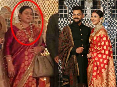 अनुष्का और सासू मां की एक जैसी साड़ी.. सास-बहू का ऐसा प्यार.. देखें PICS
