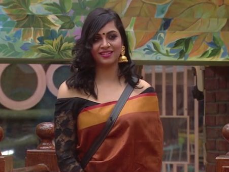 BIGG BOSS: अर्शी खान..अश्लील वीडियो VIRAL..अकेले में देखें नहीं तो...